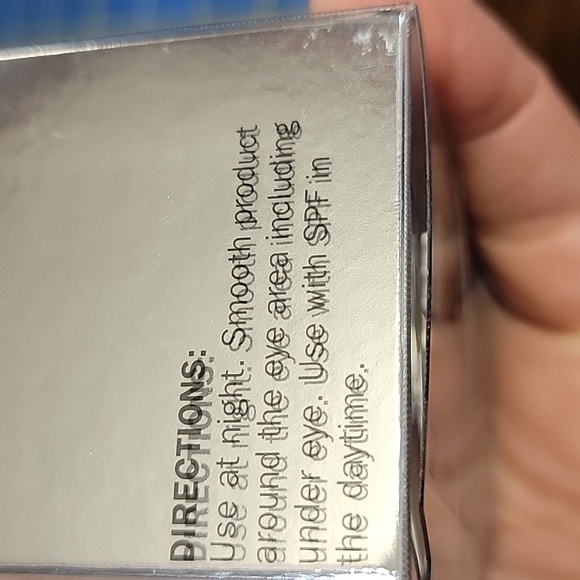 OLAY Eyes Retinol 24 Night Eye Cream 15ml New - Picture 3 of 4